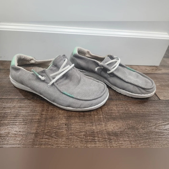 Hey Dude Shoes - Hey Dude Shoes Womens 7 Wendy Stretch Fleece Casual Moc Sneakers Glacier Gray